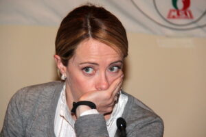 Alegerile europene și marile manevre ale lui Meloni pentru a se așeza la masa celor care decid