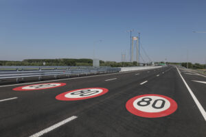 Circulația pe podul abia inaugurat de la Brăila, închisă pe timpul nopții