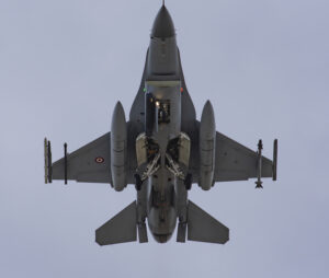 Piloții ucraineni ar putea începe în august antrenamentele în România pe avioane F-16