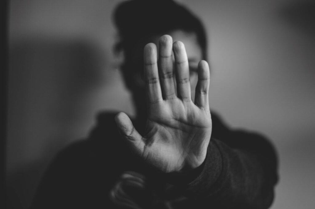 Profesorii sunt puțin sau deloc pregătiți să-i informeze pe adolescenți despre abuzurile sexuale