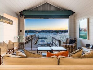 FOTO. Suma record plătită de un bărbat pentru o clădire de lux în care nu are voie să doarmă. Unde se află proprietatea