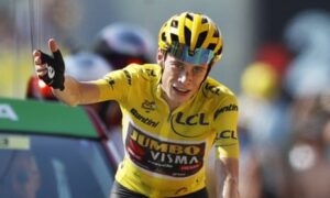 Ciclistul Jonas Vingegaard câștigă Turul Franţei pentru al doilea an consecutiv