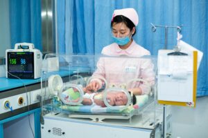 „Până în 2050, circa 50% dintre cupluri vor folosi diverse tehnologii artificiale ca să aibă un copil”