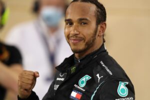 Lewis Hamilton este convins că poate concura în Formula 1 pentru încă cinci ani. Cu cine va semna pilotul un nou contract