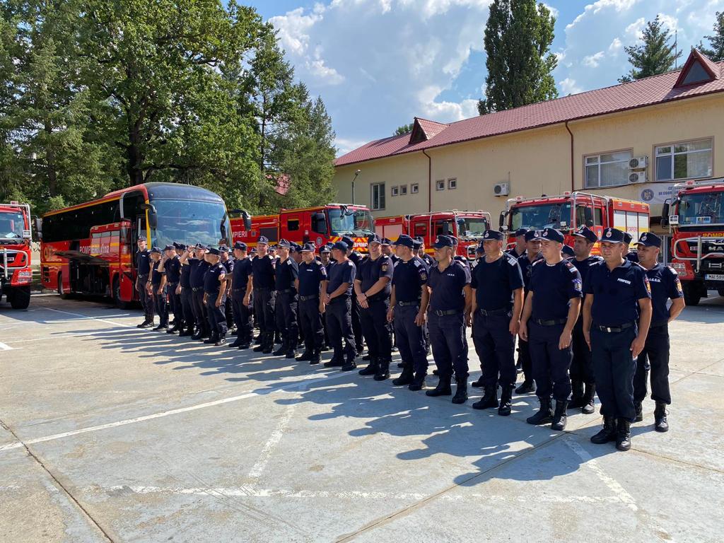 România trimite alți zeci de pompieri în Grecia