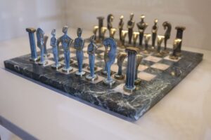 S-a tranșat unul dintre cele mai mari scandaluri din istoria șahului. Campionii Hans Niemann și Magnus Carsen au îngropat securea războiului