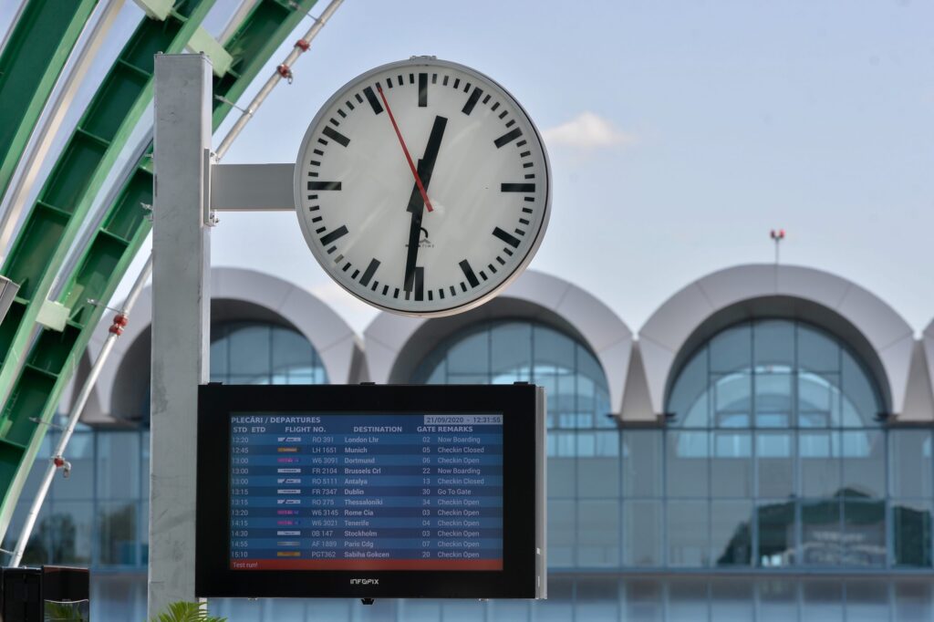 Inflație de o cifră în luna iulie, Marcel Ciolacu este mândru / Biletele de avion s-au scumpit cu 44% în ultimul an inflație