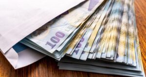 România ocupă penultimul loc la salarii pe oră în Uniunea Europeană. Ce țări domină clasamentul
