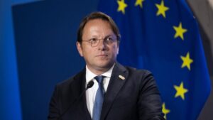 UE pregătește ”propuneri substanțiale” privind extinderea în octombrie, spune Várhelyi