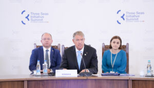 Iohannis explică gafele de comunicare prin ”situația fluidă”