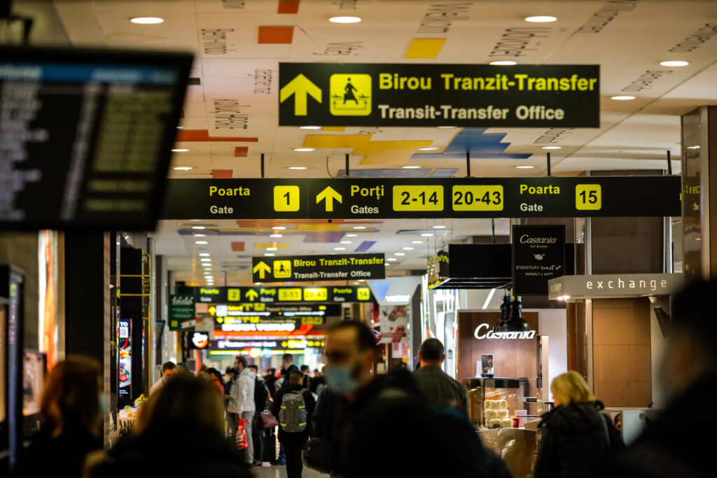 Lucrurile șocante găsite de polițiști în lenjeria intimă a unei femei care urma să urce în avion
