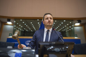 Ștefănuță cere Bucureștiului să repatrieze gratuit românii prin Mecanismul de Protecție Civilă al UE