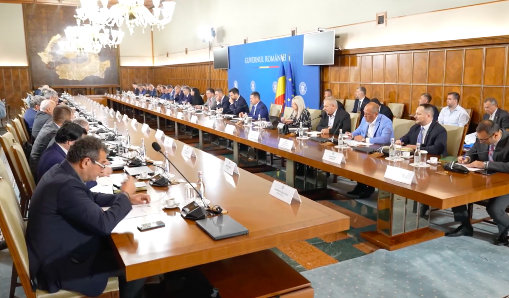 Consiliul Tripartit a stabilit cu cât cresc salariile în construcții și agricultură