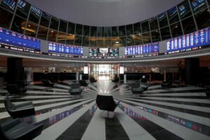 Bursele americane stau la roșu în ultima sesiune de tranzacționare. Pierzătorul săptămânii este Nasdaq Composite