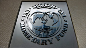 FMI și-a înrăutățit din nou prognoza de creștere economică pentru România, la 2,2%