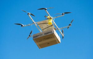 Rețetele medicale vor cădea din cer. Amazon testează livrarea cu drone a acestora