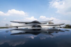Zaha Hadid finalizează lucrările la Muzeul de Science Fiction din China. Cum arată designul futurist