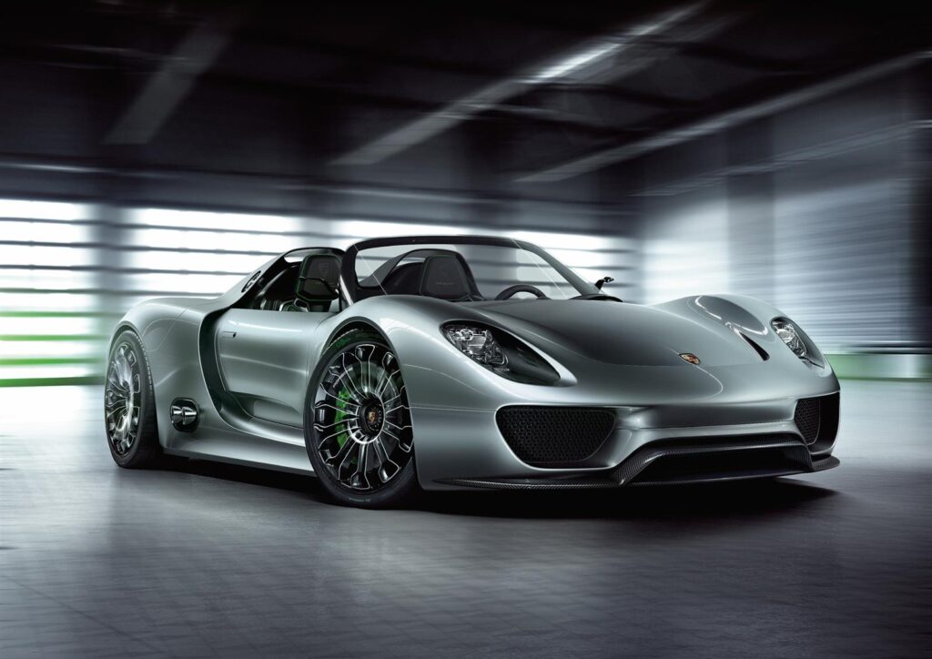 Porsche avertizează că sectorul de lux suferă din cauza inflației. Clienții nu mai vor să investească bani mulți în produsele noi