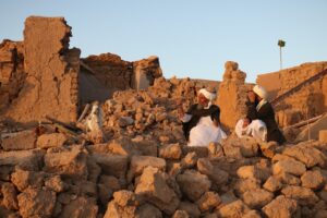 Cel puţin 320 de oameni au MURIT în Afganistan după o serie de cutremure