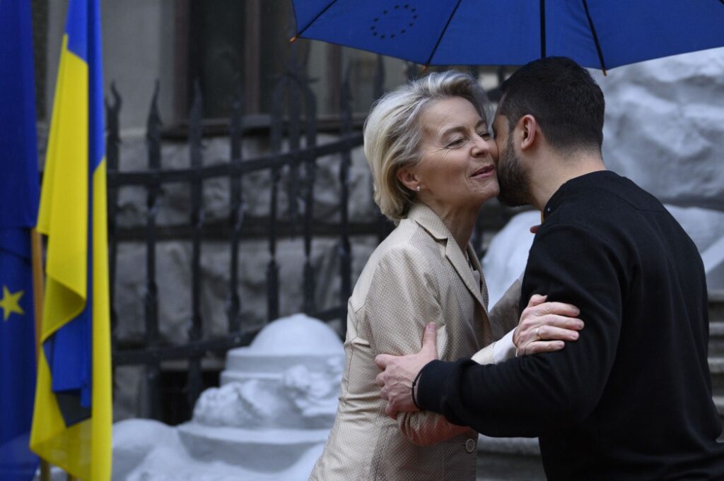 Zelenski califică deschiderea negocierilor pentru aderarea la UE drept „un pas corect în istorie”