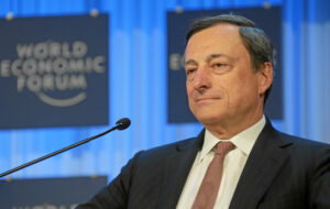 Draghi: Există un risc de recesiune pentru economia europeană, dar nu aș spune că e destabilizator