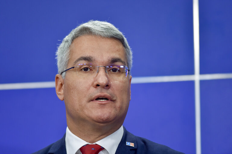 Parlamentul European cere mai mulți bani pentru combaterea sărăciei în rândul copiilor din UE
