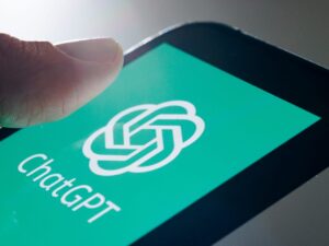 „Dacă vrei să faci un CV, acesta să fie autentic. Trebuie să scrii informații pe care un robot nu ți le-ar putea da”