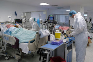 Un bărbat s-a trezit cu o bucată lipsă din colon, după ce a mers la spital pentru o apendicită