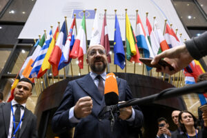 UE a decis să deschidă negocierile de aderare cu Ucraina și Republica Moldova/Orban s-a abținut