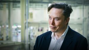 Elon Musk îl atacă pe CEO-ul Disney: „Trebuie concediat urgent”