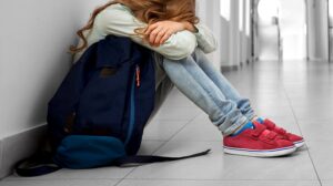 Tragedia care a INDIGNAT Polonia. O copilă a murit de frig la 500 de metri de politiștii care ar fi trebuit să o salveze