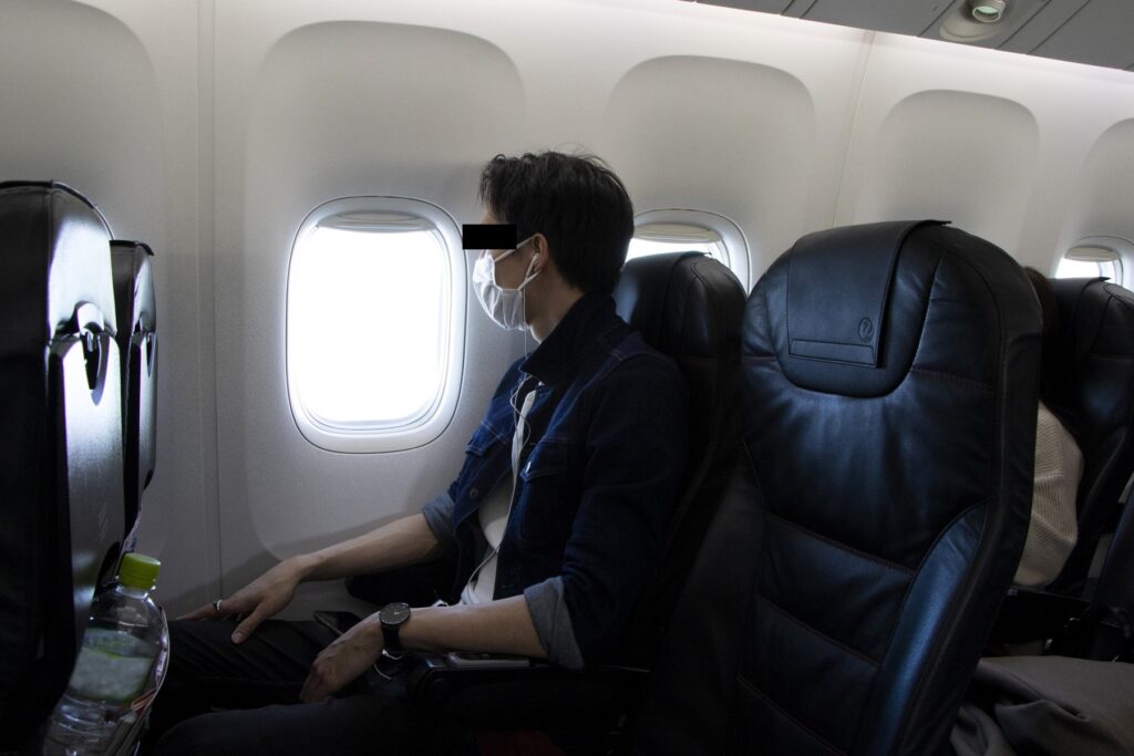 Un pasager a REFUZAT să ofere locul său din avion unei femei însărcinate