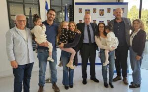 Două surori răpite de Hamas au primit cetățenie română în Israel. Comunitatea evreilor cu strămoși imigranți din România trece de un milion
