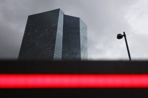 Reducerea prematură a dobânzilor riscă să aibă efecte grave asupra economiei zonei euro