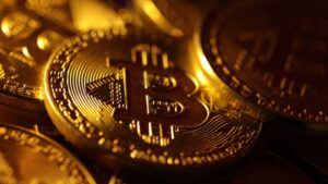 Volumele de tranzacţionare cu Bitcoin au crescut puternic