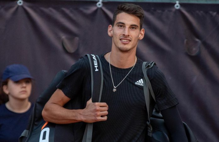 Victor Cornea ajunge în turul doi la Australian Open. Ana Bogdan a fost eliminată din turneu