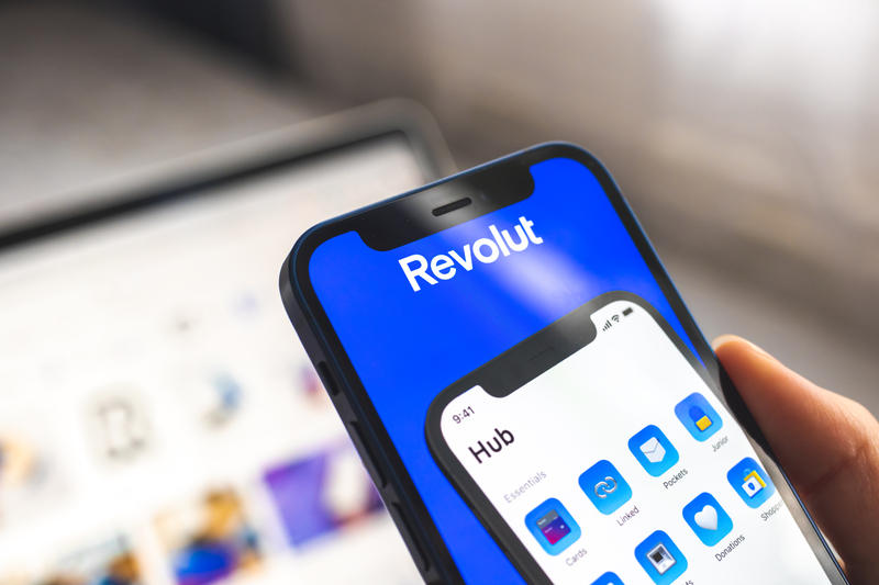 În ce investesc românii? Ce dezvăluie un studiu Revolut