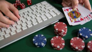 Nu mai promovăm ”păcănelele” online. Salvați Copiii cere interdicția oricărei forme de publicitate a jocurilor de noroc