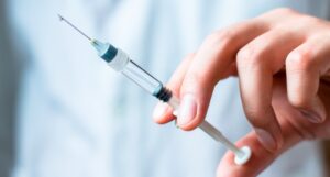 Un vaccin „revoluţionar” pentru cancerul gastro-intestinal urmează să fie testat la oameni în Anglia și Australia