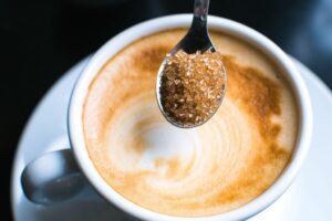 Cantitatea zilnică recomandată de zahăr este de 25 g pentru femei