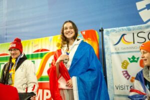 Simona ia aurul la Campionatul European de Înot în Ape Înghețate