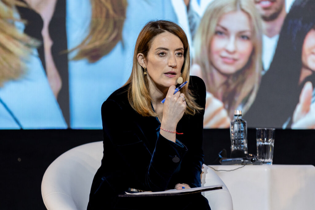 Roberta Metsola în dialog cu tinerii români: Mergeți la vot