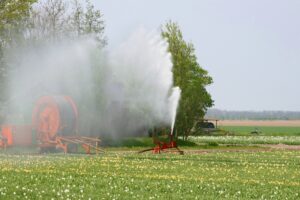 Comisia Europeană lansează prima măsură de reducere a birocrației pentru fermieri