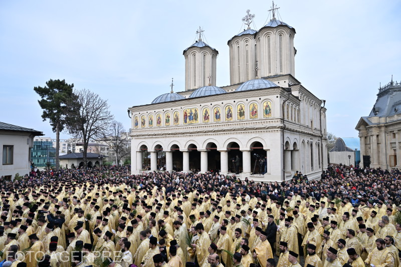 Legea prin care 2025 va fi „Anul Centenar al Patriarhiei Române”, promulgată de Iohannis