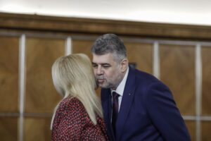 PSD o „liniștește” pe Gabriela Firea cu Parlamentul European; fosta primăriță își plânge de milă