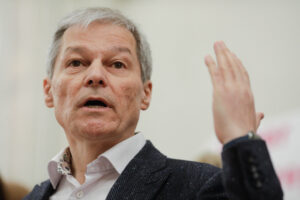 Cioloș critică faptul că România nu a cheltuit nici 2% din PIB pentru Apărare