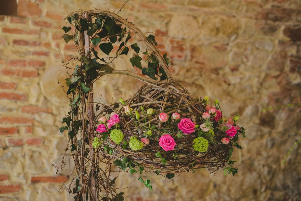 Andreea a creat florile care luminează. Ce semnifică Alive Flowers