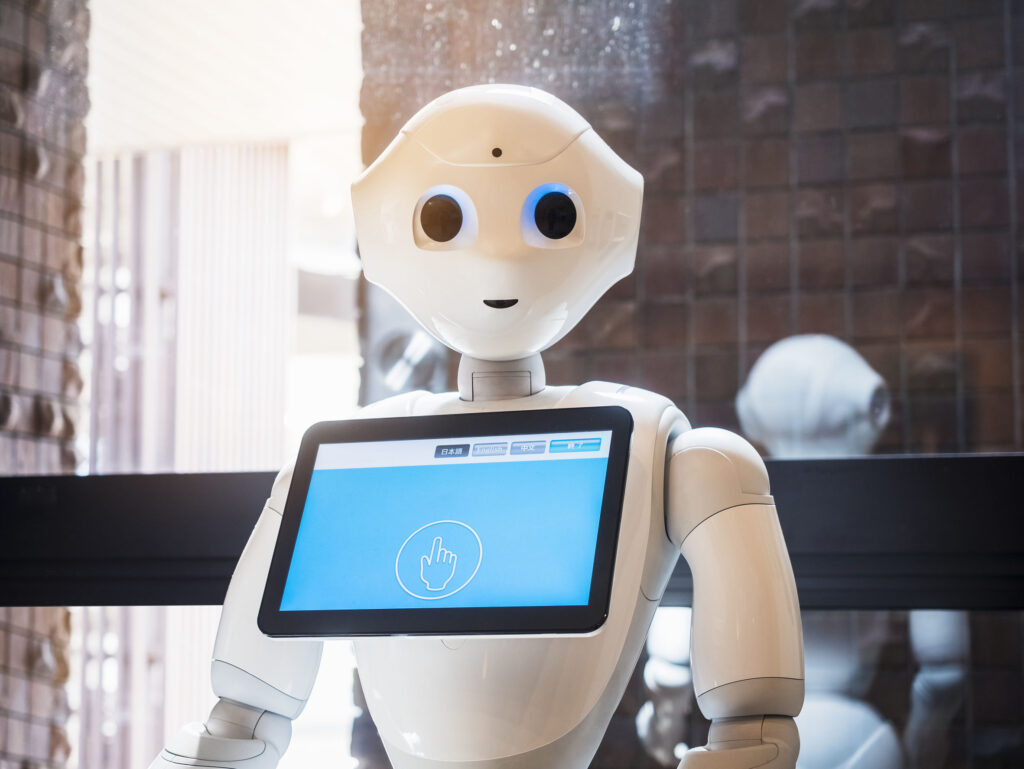 64% dintre angajați ar avea încredere într-un robot șef