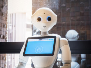 64% dintre angajați ar avea încredere într-un robot șef