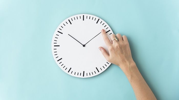 Trecerea la ora de vară te-ar costa 750 de euro